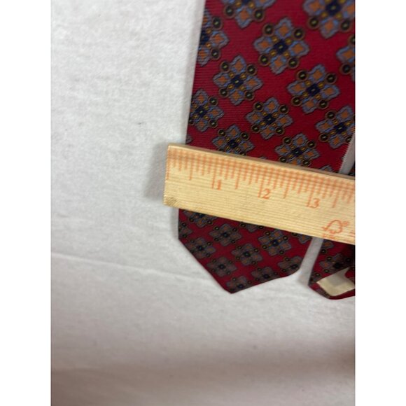 Brooks Brothers All Silk Red Floral Pattern Necktie - Picture 5 of 5